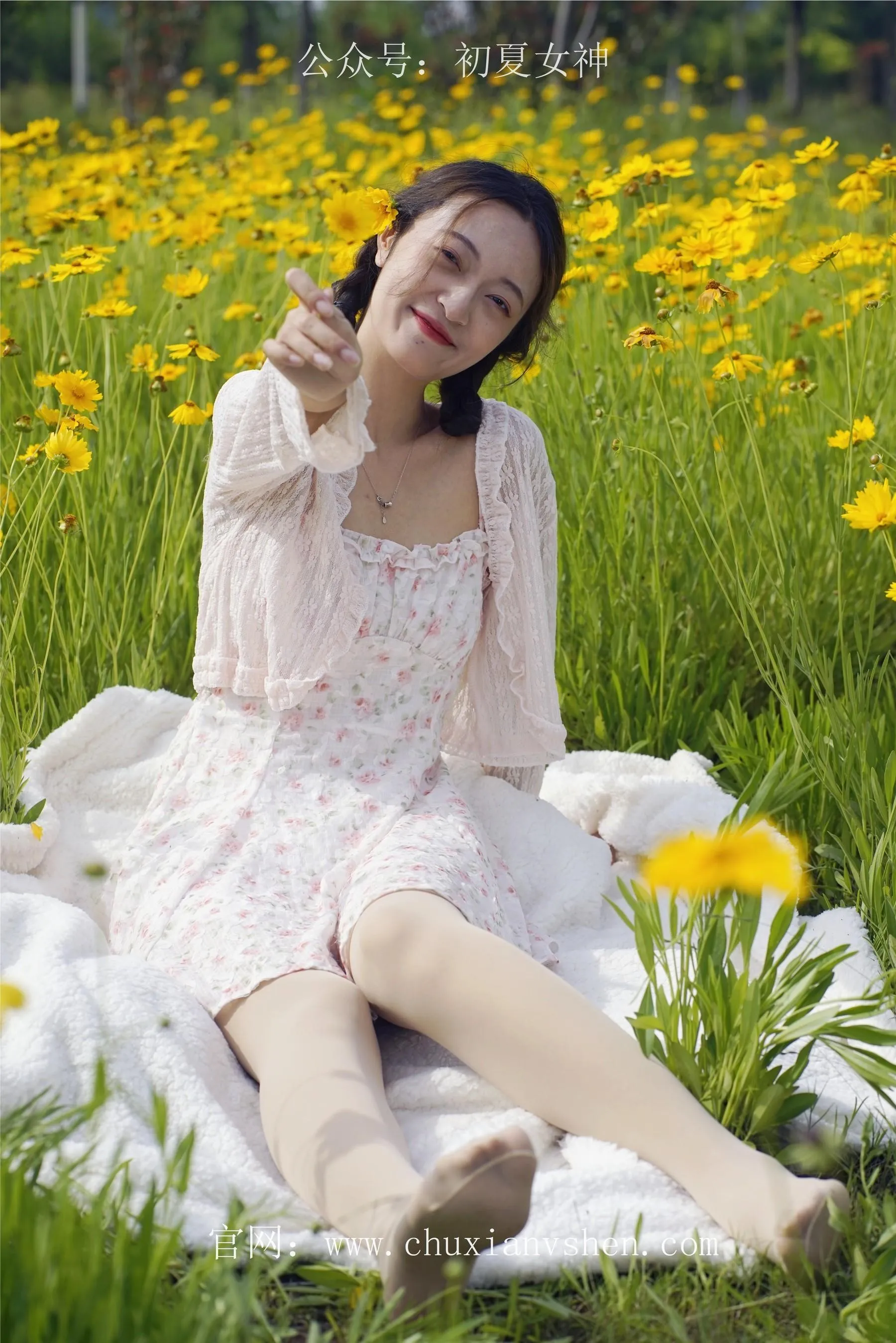 初夏女神 NO.070 依依 邻家女孩-风中少女 [122P]插图9